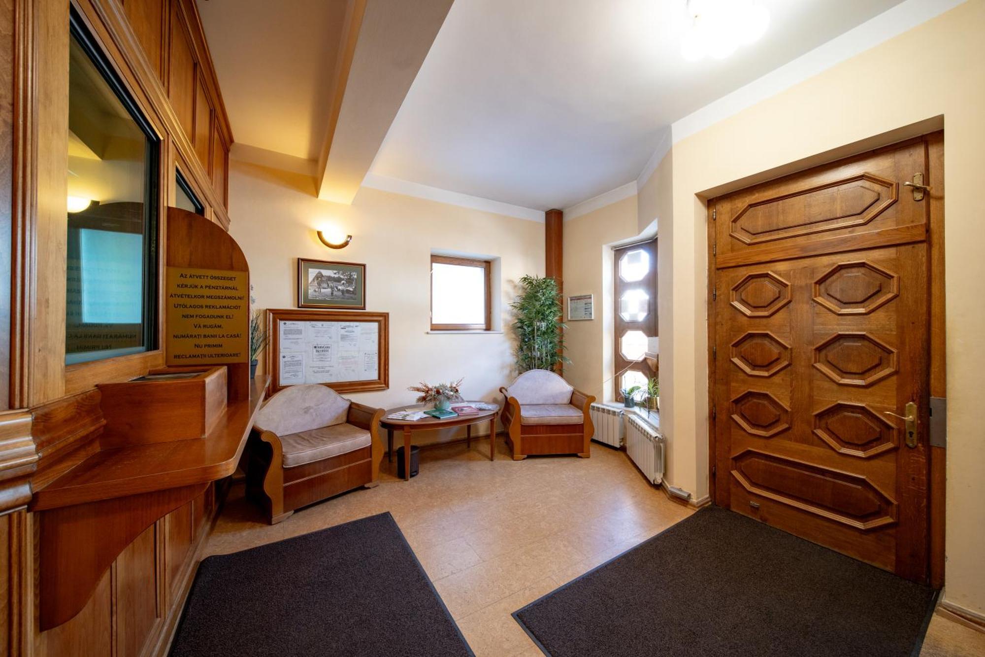 Hotel Lilla Panzio à Odorheiu Secuiesc Extérieur photo