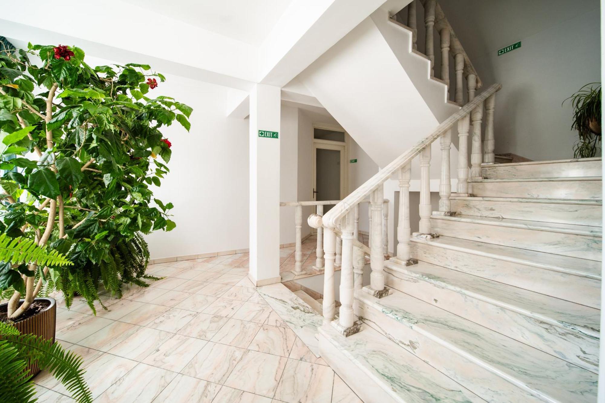 Hotel Lilla Panzio à Odorheiu Secuiesc Extérieur photo
