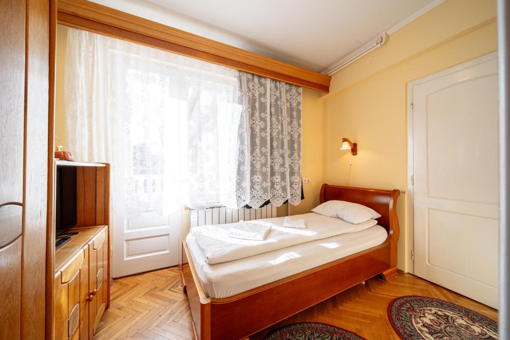Hotel Lilla Panzio à Odorheiu Secuiesc Chambre photo